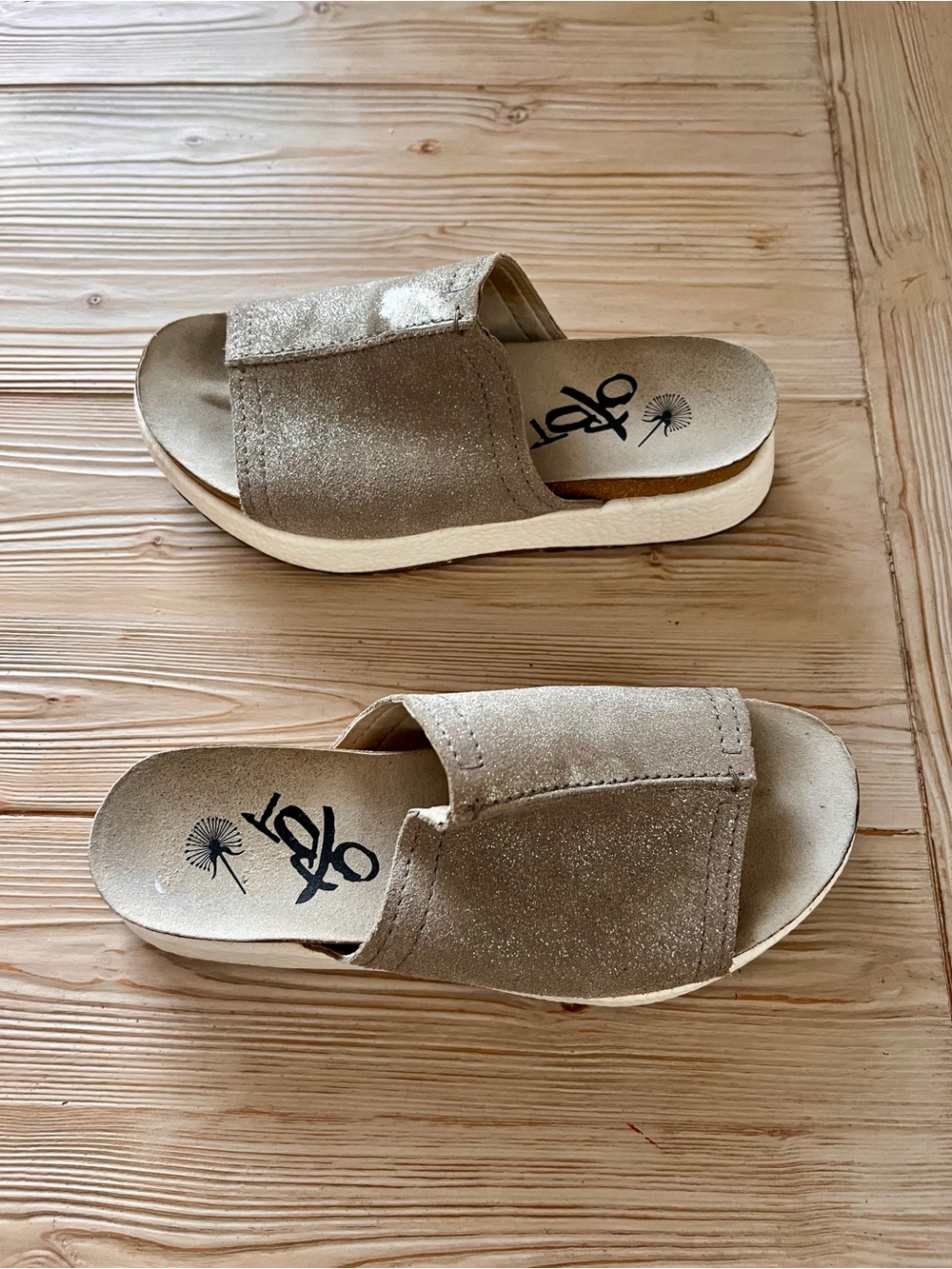 OTBT Metallic Slide Sandals Size 7 | Taupe Gold Comfort Platform Slides